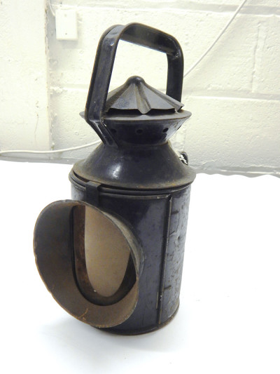 Guard's Hand lamp image