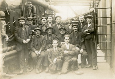 Photograph of workers at Pumpherston Refinery image