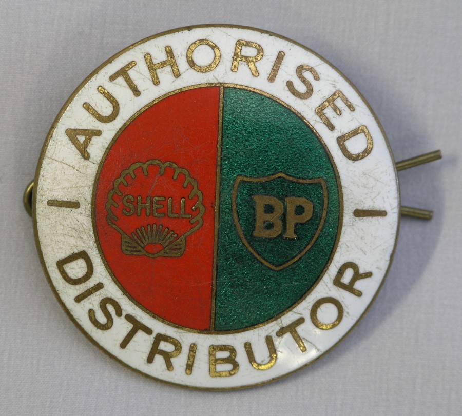 enamelled badge 