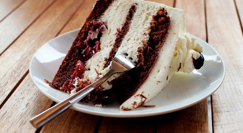 Waiting for Gateaux image