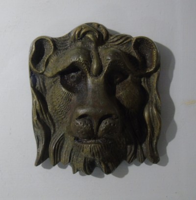 Lion head decoration for lantern astragal image