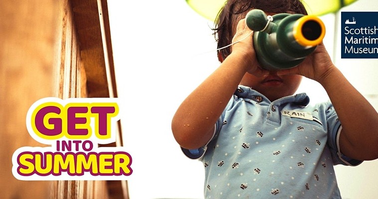 child with binocular child with binocular