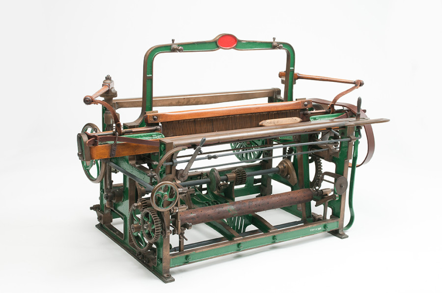 Model loom