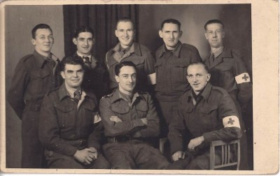 Photograph of eight soldiers image