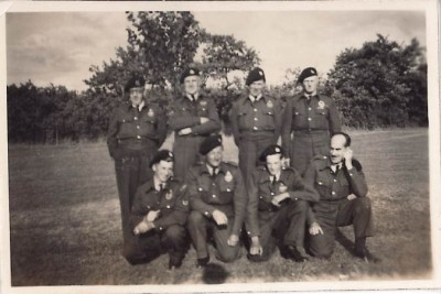 Photograph of eight soldiers image