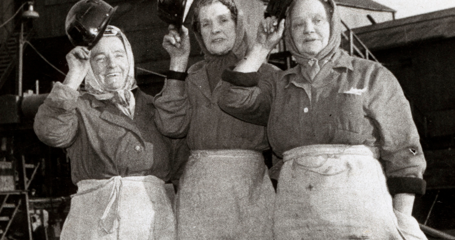 Female Pithead Workers Female Pithead Workers
